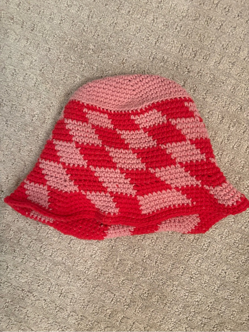Crocheted Checkerboard Bucket Hat - Red & Light Pink